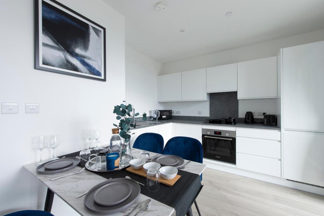 런던 Ac Luxe Penthouse With Free Parking 아파트 외부 사진