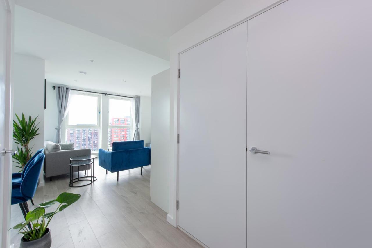 런던 Ac Luxe Penthouse With Free Parking 아파트 외부 사진